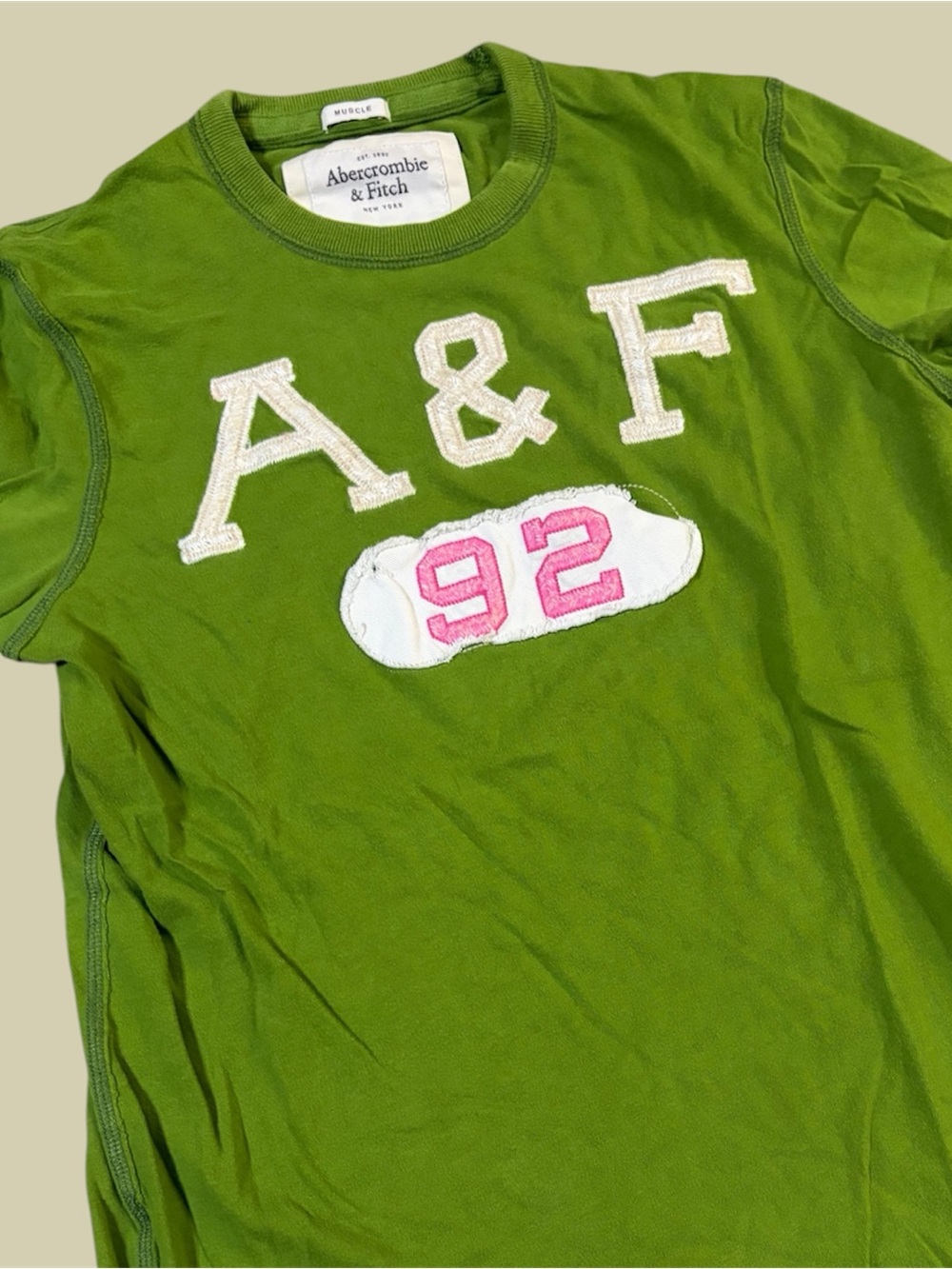 VTG Y2K-era Abercrombie & Fitch short-sleeve muscle-fit graphic t-shirt
